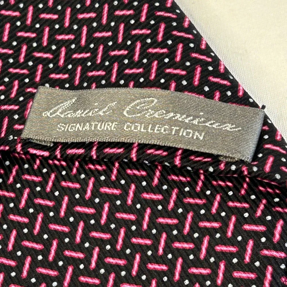 Daniel Cremieux Signature Collection Ltd Edition Silk Necktie Black Pink Pattern